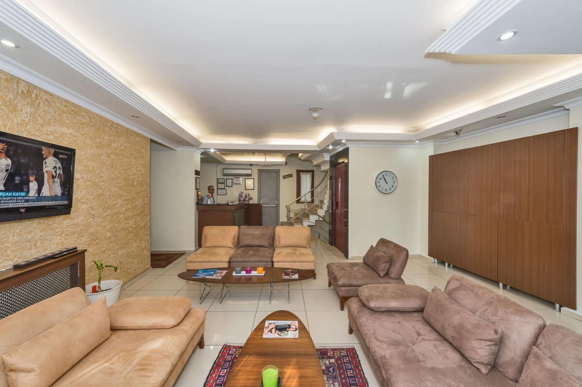 May Hotel Istanbul Bagian luar foto
